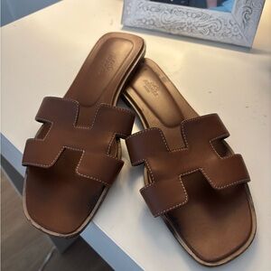 Hermès Oran Sandal Brown